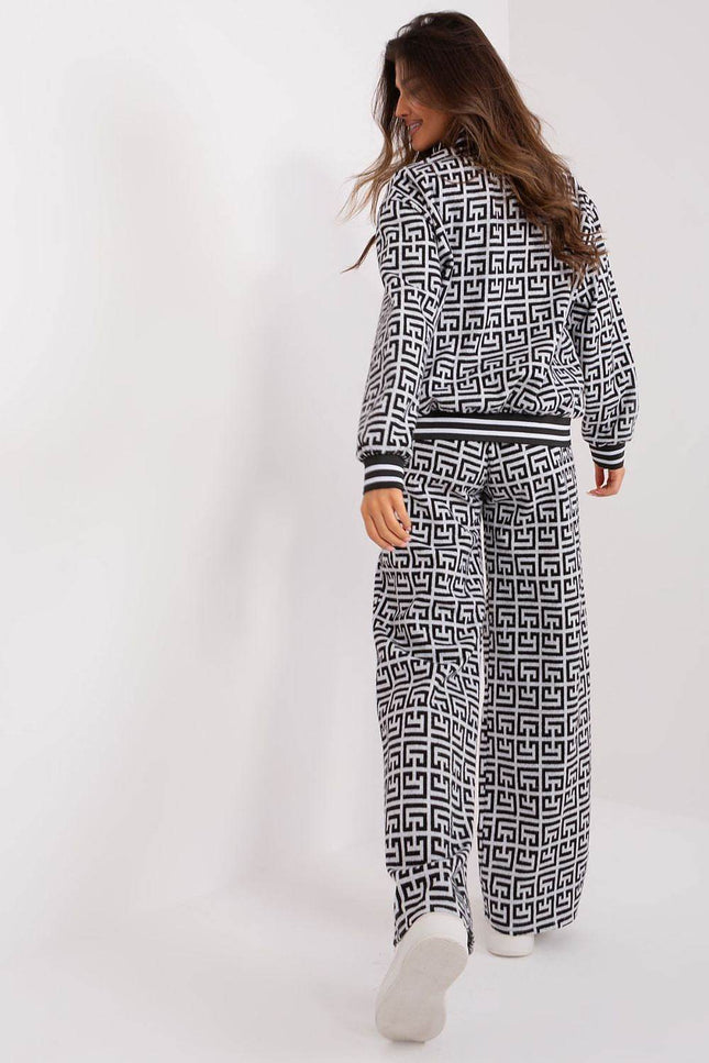 Stylish Monochrome Tracksuit - Zeletto
