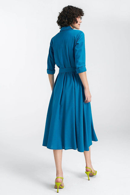 Maddy Midi Shirt Dress by Nife in teal with a flattering fit and stylish back design