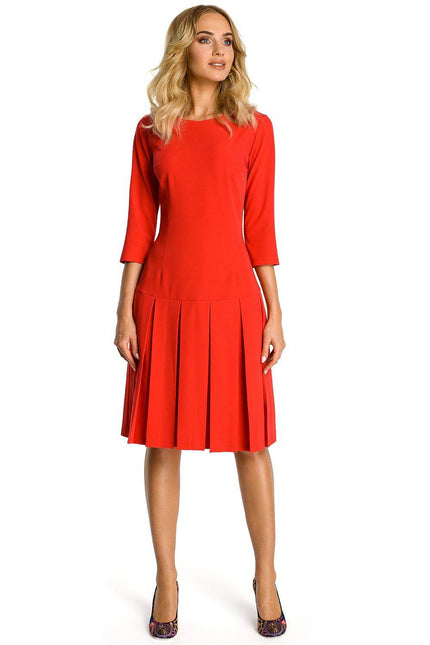 Moe red pleated midi dress with three-quarter sleeves and a flared skirt for elegant occasions